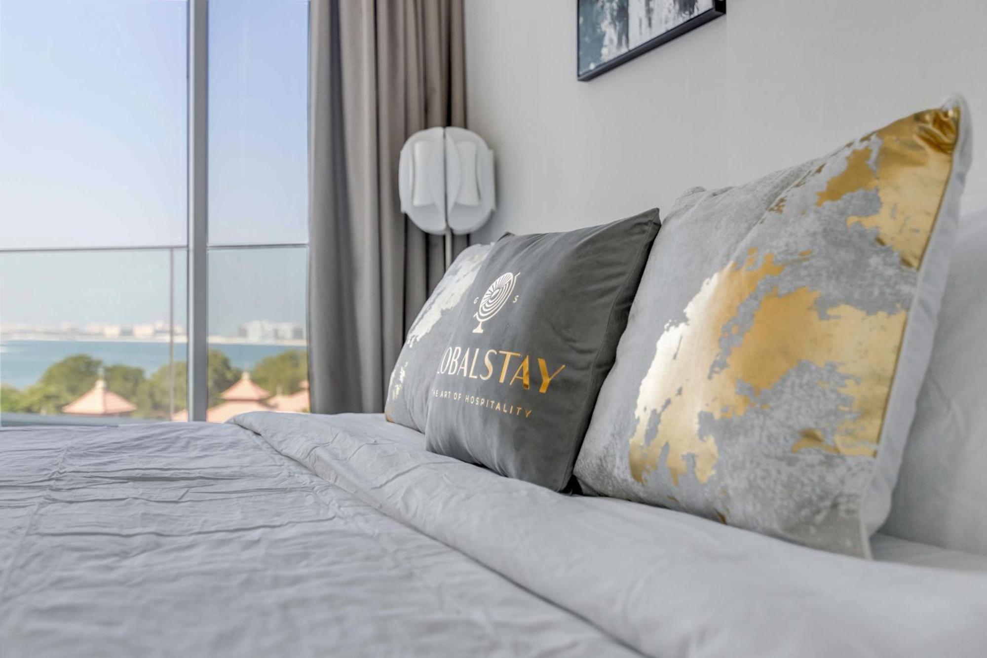 Luxury Azizi Mina Beachfront Apartments Dubai Exteriör bild
