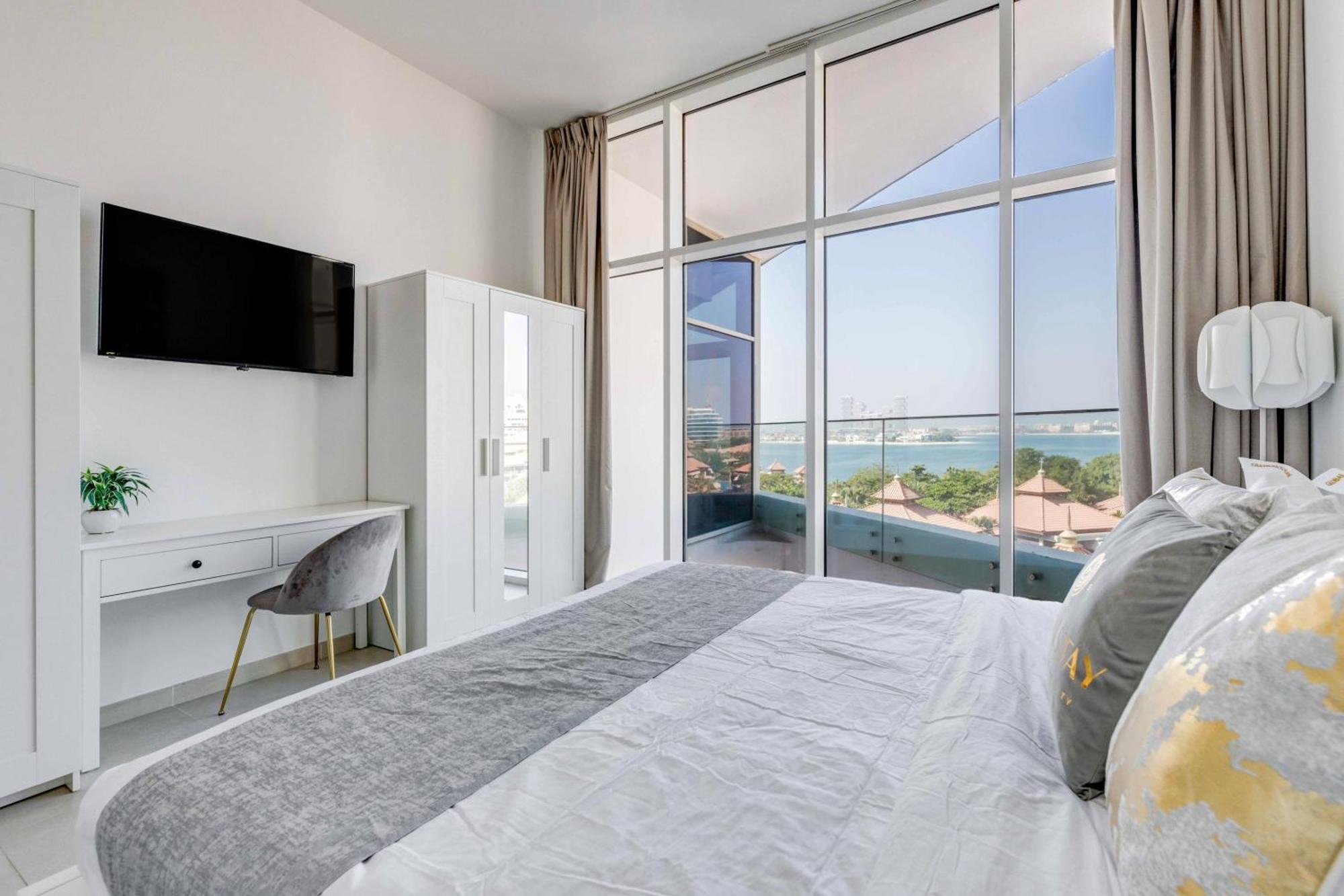 Luxury Azizi Mina Beachfront Apartments Dubai Exteriör bild