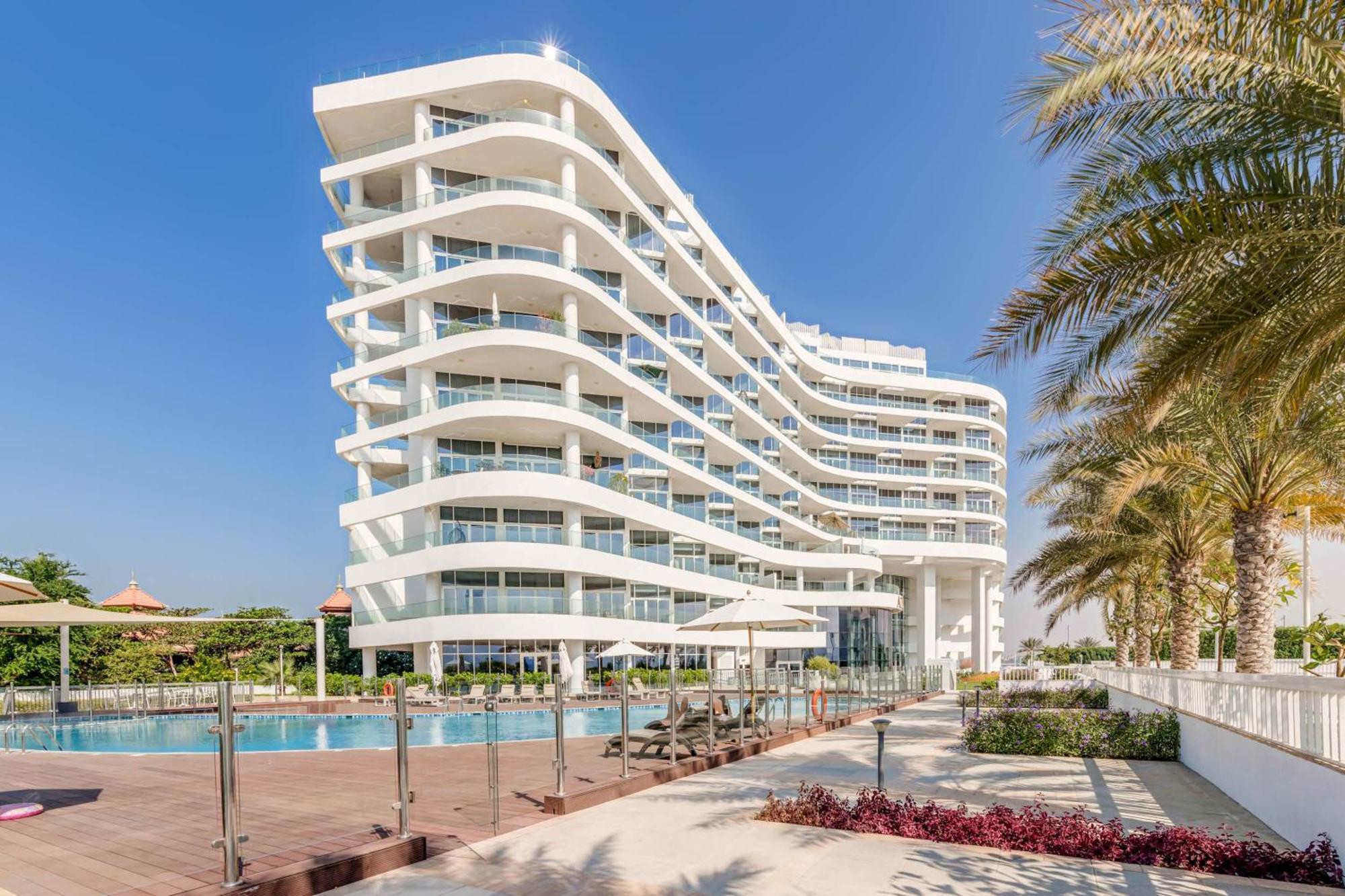 Luxury Azizi Mina Beachfront Apartments Dubai Exteriör bild