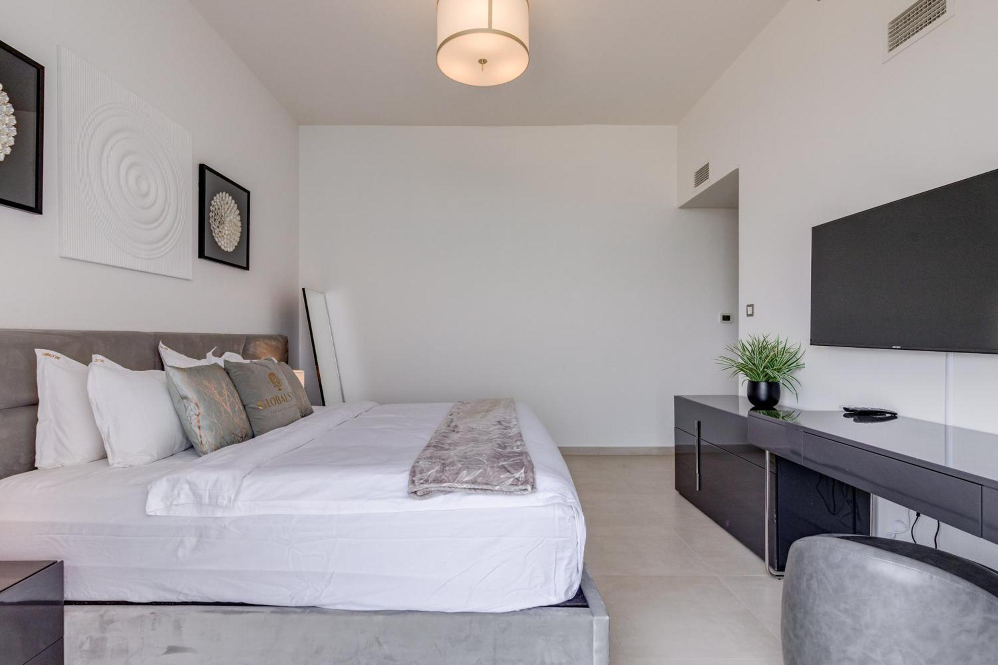 Luxury Azizi Mina Beachfront Apartments Dubai Exteriör bild