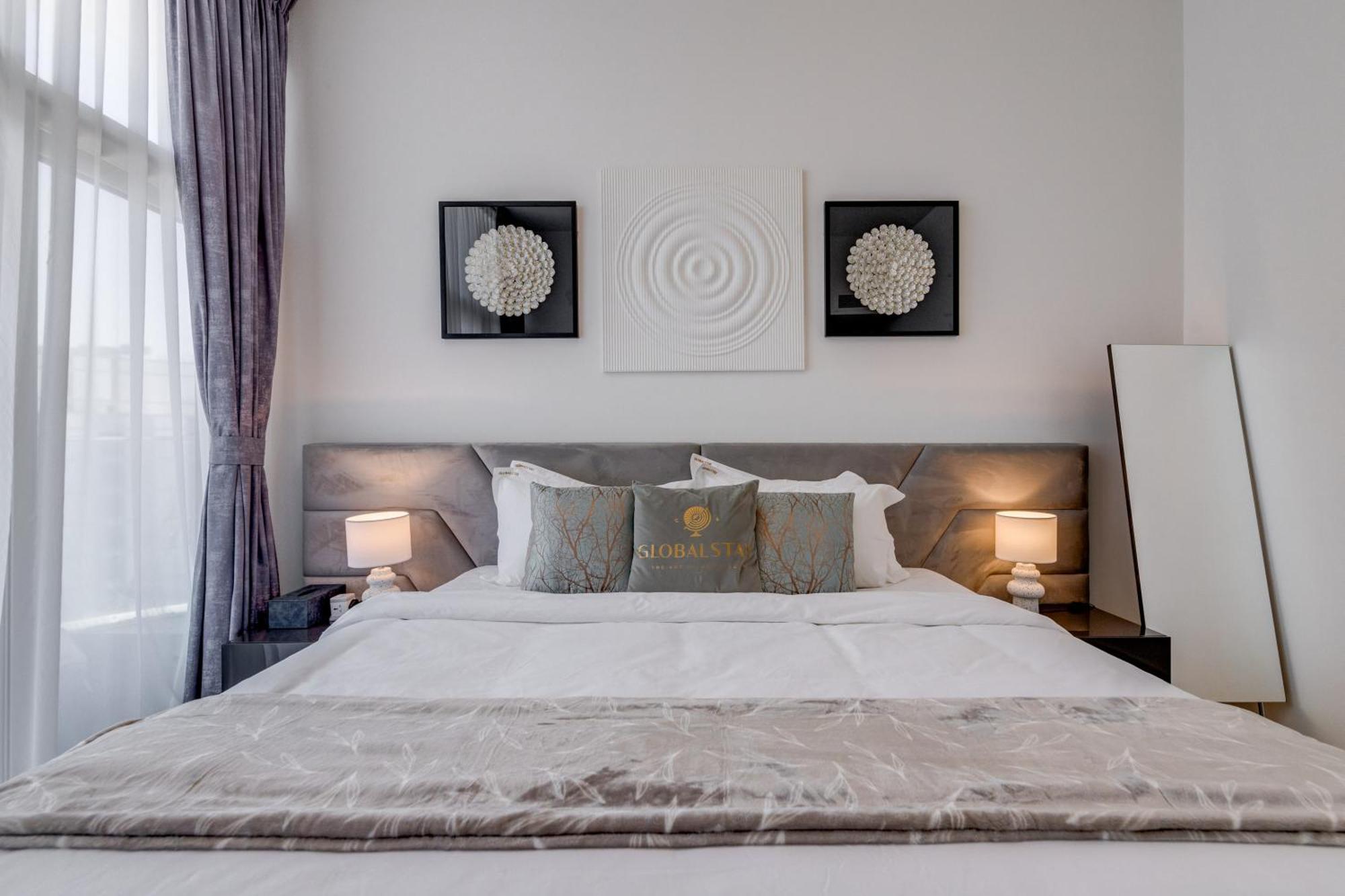 Luxury Azizi Mina Beachfront Apartments Dubai Exteriör bild